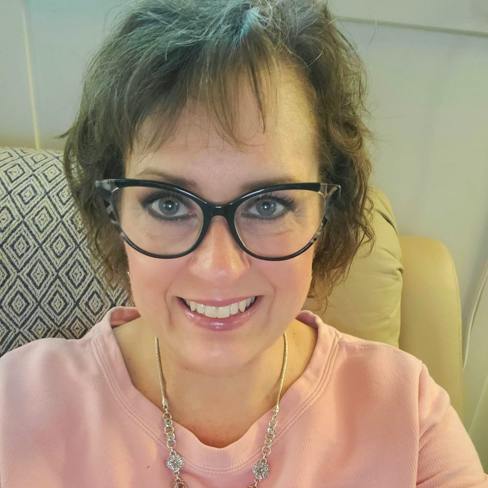 Meet your Posher, Leslie